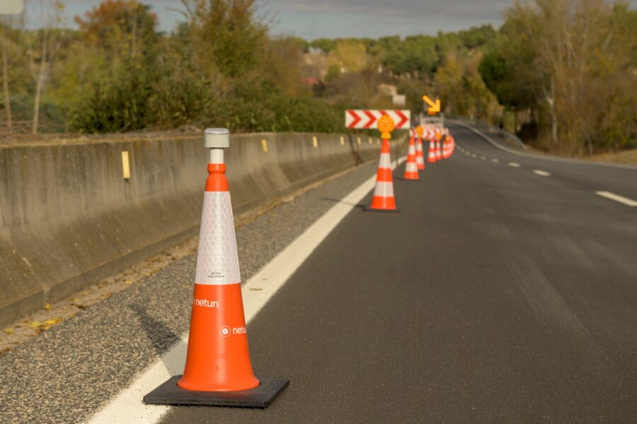 Los conos de señalización con la tecnología V2 IoT ayudarán a reducir la siniestralidad en los tramos de obras